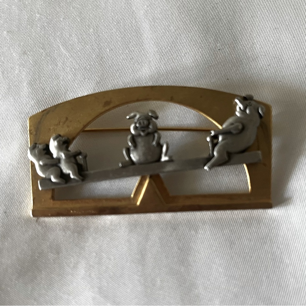 JJ Vintage Seesaw Pig Movement pendant brooch
